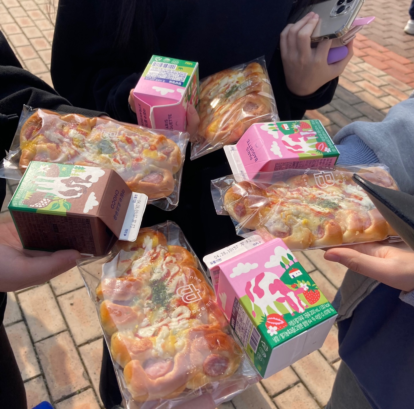 「총장님이 쏜다」 이벤트 참여 중인 1학년 친구들 ㅎㅎ