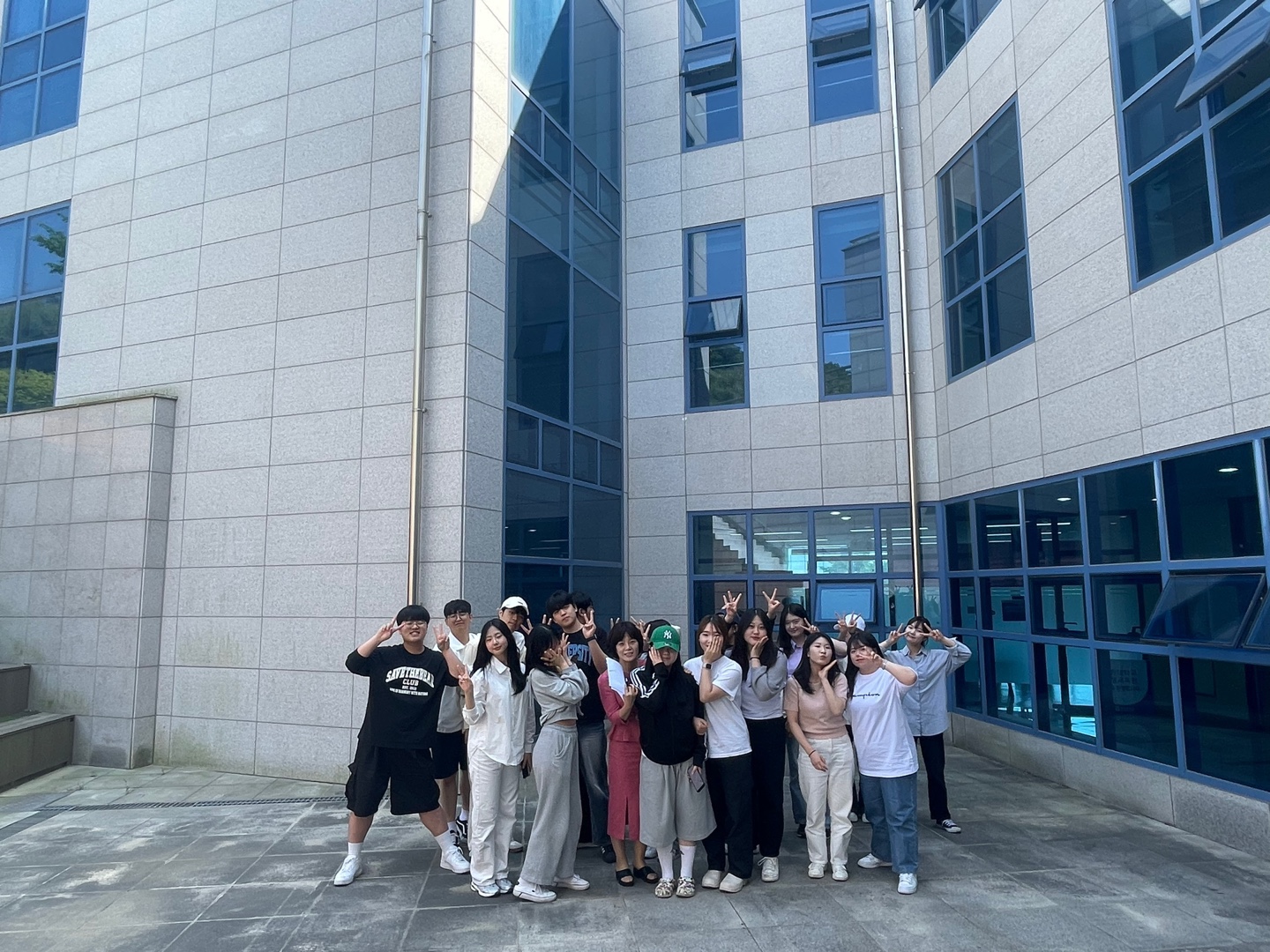 (2학년) 유아동작교육 - 모의수업 발표 : '동동 동대문을 열어라~', '우리집에 왜 왔니?'