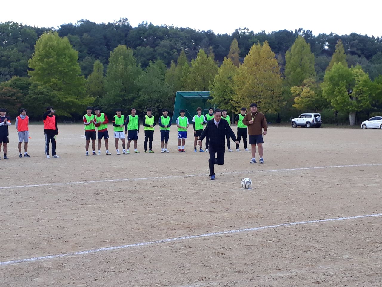 총장배 축구대회 결승전 시축